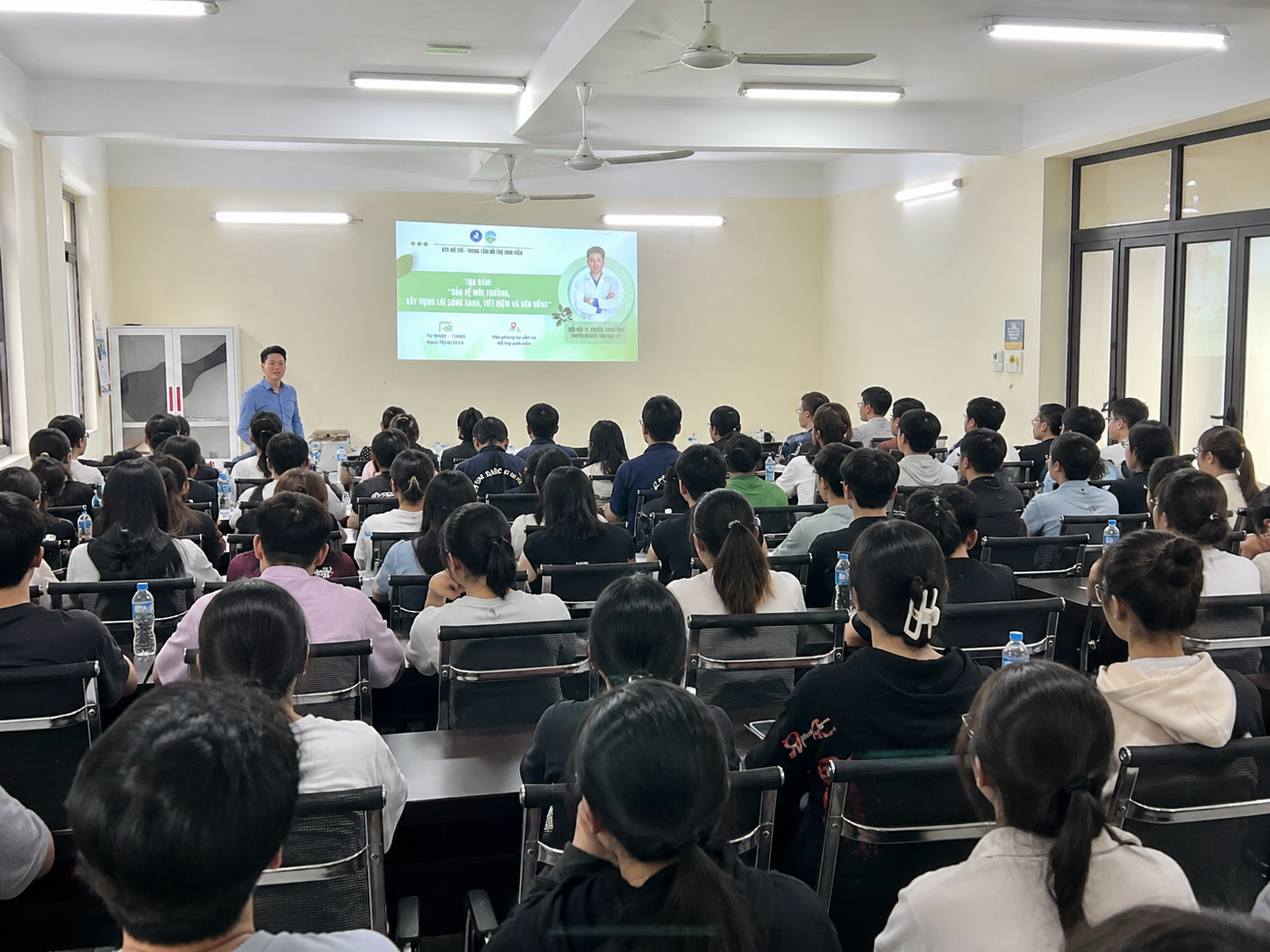 Chuyên gia Green Environment Technology chia sẻ giải pháp môi trường và phát triển bền vững với sinh viên Đại học Quốc gia
